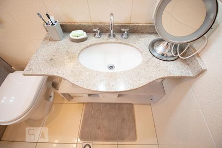 Casa à venda com 270m², 5 quartos e 4 vagas Casa à venda com 270m², 5 quartos e 4 vagasBanheiro 3