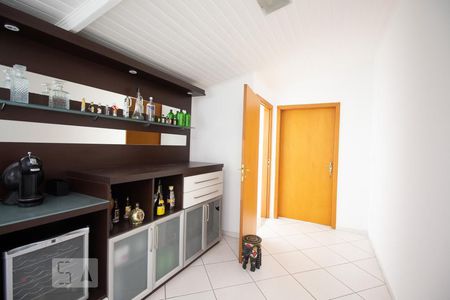 Casa à venda com 270m², 5 quartos e 4 vagas Casa à venda com 270m², 5 quartos e 4 vagasSalão de Festas