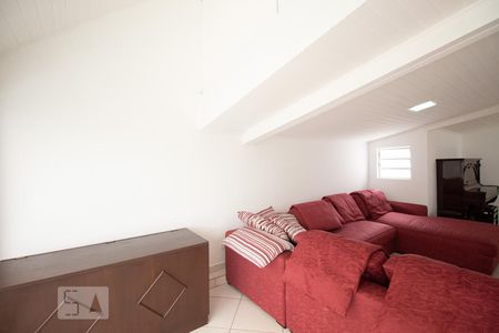 Casa à venda com 270m², 5 quartos e 4 vagas Casa à venda com 270m², 5 quartos e 4 vagasSalão de Festas