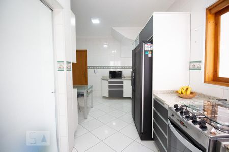 Casa à venda com 270m², 5 quartos e 4 vagas Casa à venda com 270m², 5 quartos e 4 vagasCozinha