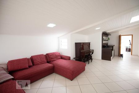 Casa à venda com 270m², 5 quartos e 4 vagas Casa à venda com 270m², 5 quartos e 4 vagasSalão de Festas