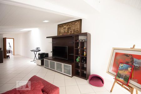 Casa à venda com 270m², 5 quartos e 4 vagas Casa à venda com 270m², 5 quartos e 4 vagasSalão de Festas