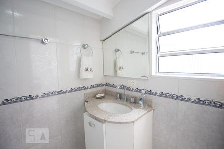 Casa à venda com 270m², 5 quartos e 4 vagas Casa à venda com 270m², 5 quartos e 4 vagasBanheiro 4