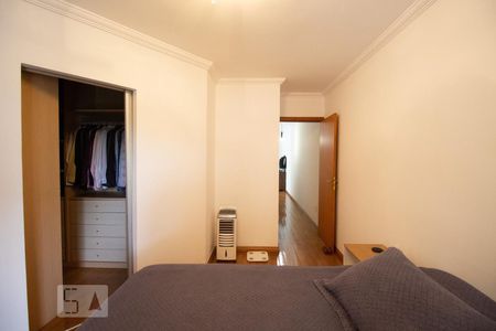 Casa à venda com 270m², 5 quartos e 4 vagas Casa à venda com 270m², 5 quartos e 4 vagasQuarto 3