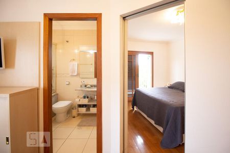 Casa à venda com 270m², 5 quartos e 4 vagas Casa à venda com 270m², 5 quartos e 4 vagasQuarto 3