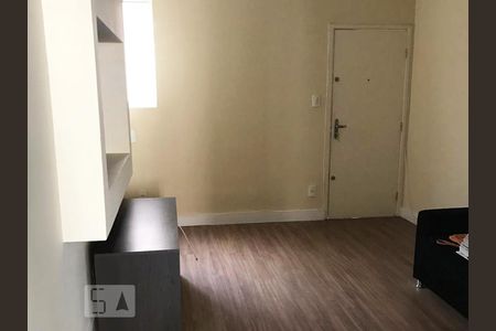 Apartamento à venda com 76m², 2 quartos e sem vagaSala