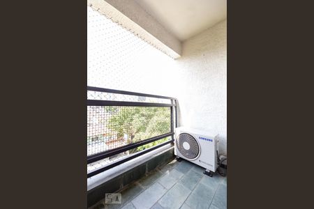 Sacada de apartamento para alugar com 2 quartos, 55m² em Caxingui, São Paulo