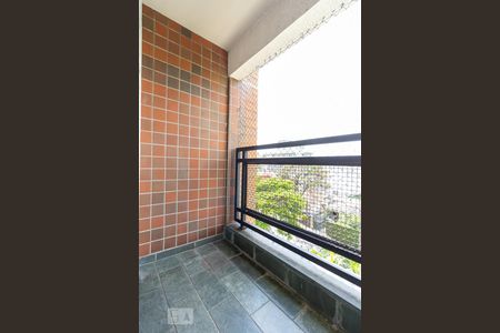 Sacada de apartamento para alugar com 2 quartos, 55m² em Caxingui, São Paulo