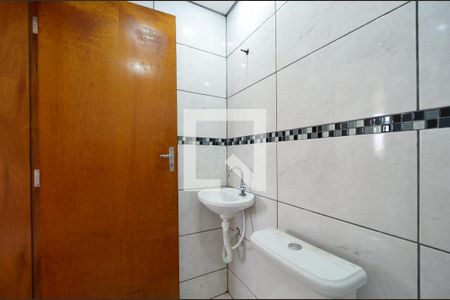 Banheiro Social de casa para alugar com 2 quartos, 60m² em Jardim Jabaquara, São Paulo