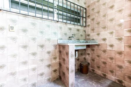 Casa à venda com 285m², 3 quartos e 10 vagas Casa à venda com 285m², 3 quartos e 10 vagasÁrea de Serviço