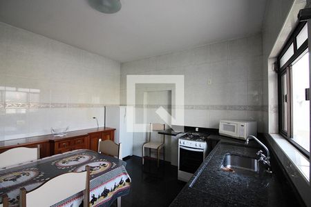 Casa para alugar com 330m², 8 quartos e 5 vagasCozinha