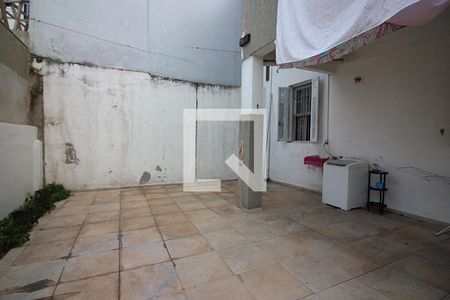 Casa para alugar com 330m², 8 quartos e 5 vagasLavanderia e Quintal casa 2