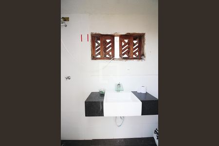 Casa para alugar com 330m², 8 quartos e 5 vagasBanheiro de serviço