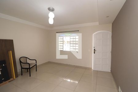 Sala de TV de casa para alugar com 2 quartos, 80m² em Vila Granada, São Paulo