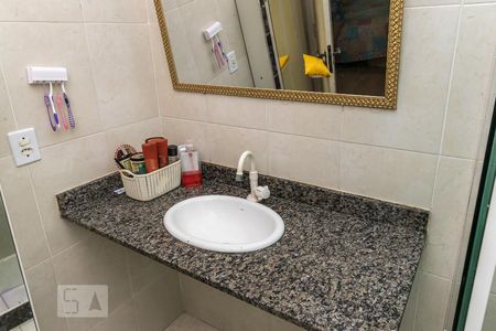 Casa de condomínio para alugar com 120m², 2 quartos e 1 vagaBanheiro da Suíte 1