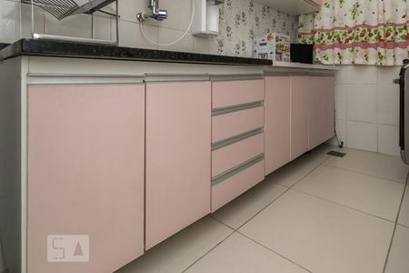 Casa de condomínio para alugar com 120m², 2 quartos e 1 vagaCozinha - Armários