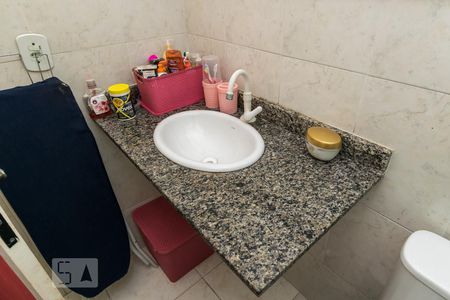 Casa de condomínio para alugar com 120m², 2 quartos e 1 vagaBanheiro da Suíte 2