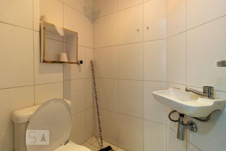 Apartamento à venda com 177m², 4 quartos e sem vaga Apartamento à venda com 177m², 4 quartos e sem vagaBanheiro de Serviço
