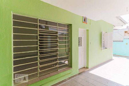 Casa à venda com 300m², 2 quartos e 4 vagas Casa à venda com 300m², 2 quartos e 4 vagasCorredor lateral