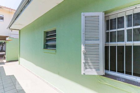 Casa à venda com 300m², 2 quartos e 4 vagas Casa à venda com 300m², 2 quartos e 4 vagasCorredor lateral