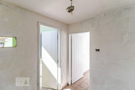 Casa à venda com 300m², 2 quartos e 4 vagas Casa à venda com 300m², 2 quartos e 4 vagasQuarto de Serviço