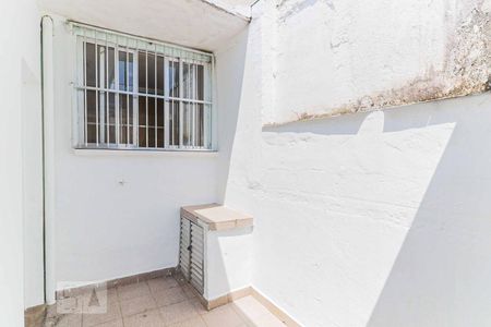 Casa à venda com 300m², 2 quartos e 4 vagas Casa à venda com 300m², 2 quartos e 4 vagasQuintal