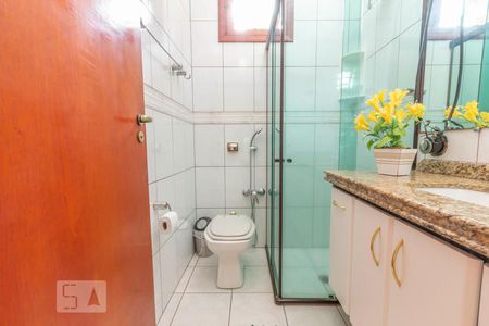 Casa à venda com 452m², 3 quartos e 6 vagasBanheiro da Suíte 2