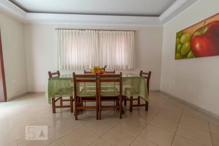 Casa à venda com 452m², 3 quartos e 6 vagasSala de Jantar