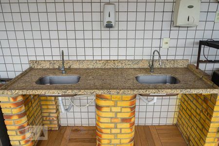 Apartamento à venda com 180m², 4 quartos e 2 vagas Apartamento à venda com 180m², 4 quartos e 2 vagasÁrea comum - Salão de festas 2