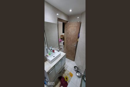 Apartamento à venda com 180m², 4 quartos e 2 vagas Apartamento à venda com 180m², 4 quartos e 2 vagasBanheiro da Suíte