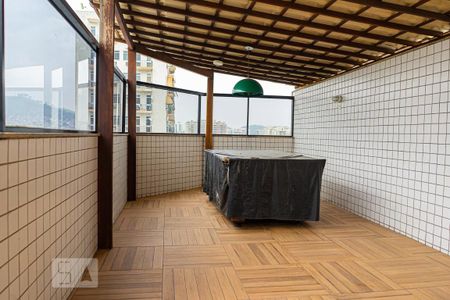 Apartamento à venda com 180m², 4 quartos e 2 vagas Apartamento à venda com 180m², 4 quartos e 2 vagasÁrea comum - Salão de festas 2