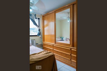 Apartamento à venda com 180m², 4 quartos e 2 vagas Apartamento à venda com 180m², 4 quartos e 2 vagasQuarto 1