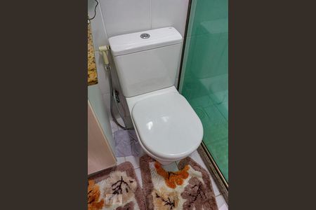 Apartamento à venda com 180m², 4 quartos e 2 vagas Apartamento à venda com 180m², 4 quartos e 2 vagasBanheiro Social