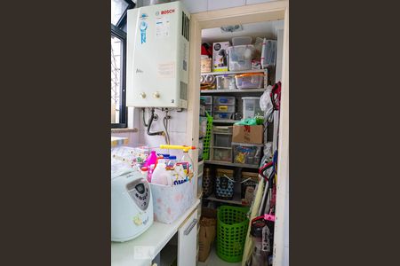 Apartamento à venda com 180m², 4 quartos e 2 vagas Apartamento à venda com 180m², 4 quartos e 2 vagasÁrea de Serviço