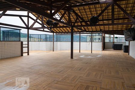 Apartamento à venda com 180m², 4 quartos e 2 vagas Apartamento à venda com 180m², 4 quartos e 2 vagasÁrea comum - Salão de festas 2