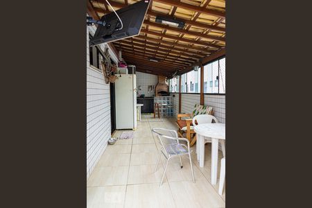 Apartamento à venda com 180m², 4 quartos e 2 vagas Apartamento à venda com 180m², 4 quartos e 2 vagasCobertura