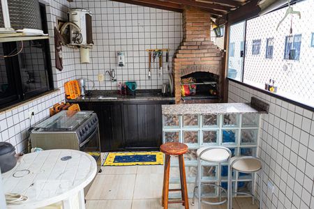 Apartamento à venda com 180m², 4 quartos e 2 vagas Apartamento à venda com 180m², 4 quartos e 2 vagasCobertura - Churrasqueira