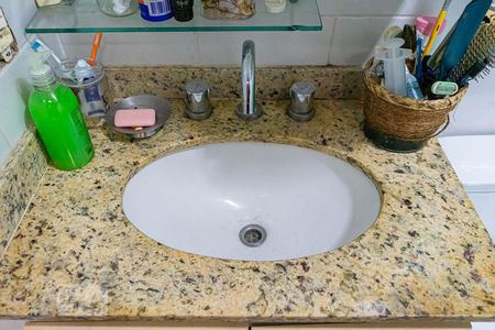 Apartamento à venda com 180m², 4 quartos e 2 vagas Apartamento à venda com 180m², 4 quartos e 2 vagasBanheiro Social