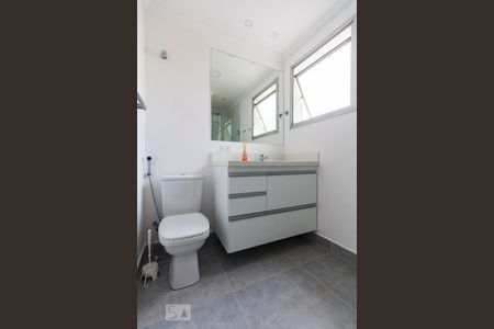 Banheiro de kitnet/studio para alugar com 1 quarto, 29m² em Vila da Saúde, São Paulo