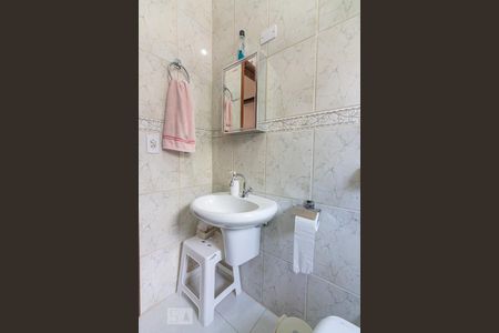 Casa à venda com 260m², 4 quartos e 2 vagasBanheiro