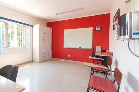 Casa à venda com 260m², 4 quartos e 2 vagasEscritório