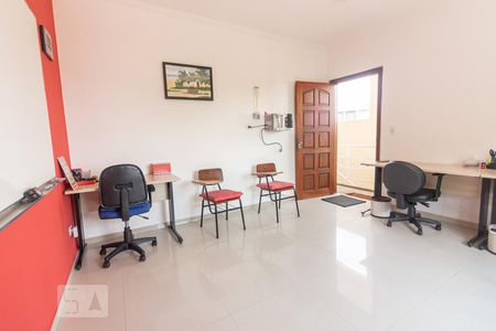 Casa à venda com 260m², 4 quartos e 2 vagasEscritório