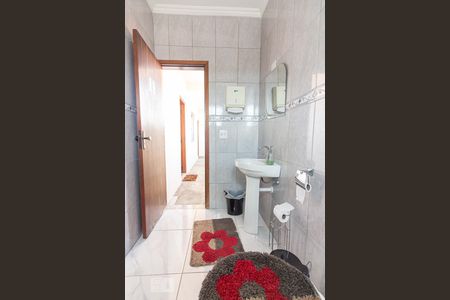 Casa à venda com 260m², 4 quartos e 2 vagasBanheiro