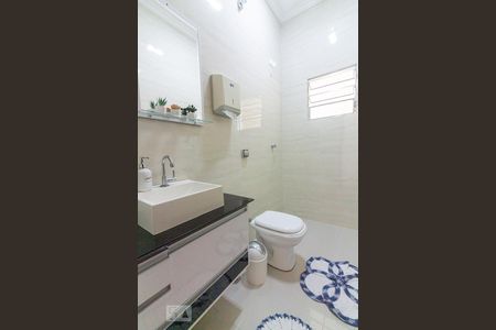 Casa à venda com 260m², 4 quartos e 2 vagasBanheiro