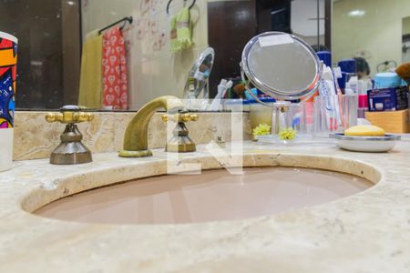 Apartamento à venda com 167m², 3 quartos e 3 vagas Apartamento à venda com 167m², 3 quartos e 3 vagasBanheiro da Suíte 1