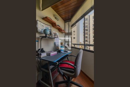 Apartamento à venda com 167m², 3 quartos e 3 vagas Apartamento à venda com 167m², 3 quartos e 3 vagasSuíte 2