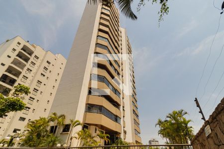 Apartamento à venda com 167m², 3 quartos e 3 vagas Apartamento à venda com 167m², 3 quartos e 3 vagasFachada