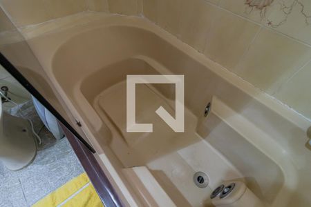 Apartamento à venda com 167m², 3 quartos e 3 vagas Apartamento à venda com 167m², 3 quartos e 3 vagasBanheiro da Suíte 1