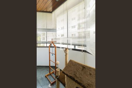 Apartamento à venda com 167m², 3 quartos e 3 vagas Apartamento à venda com 167m², 3 quartos e 3 vagasVaranda da Suíte 1