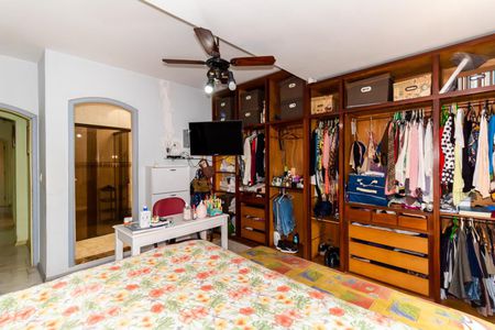 Casa à venda com 500m², 5 quartos e 3 vagasSuíte 2